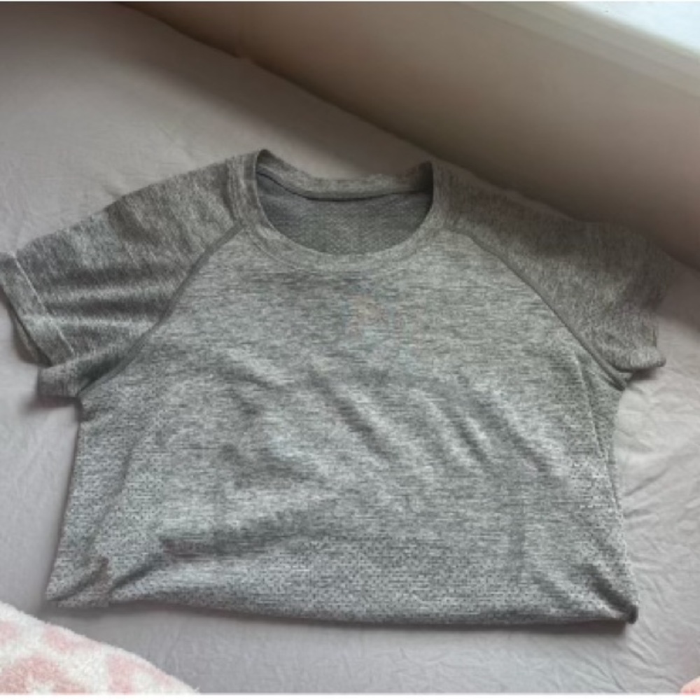 Lululemon top. Size 6